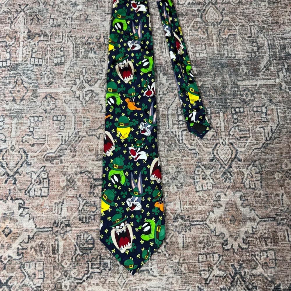 Vintage 1994 Looney Tunes Mania St Patricks Day Silk Tie Bugs Bunny Taz Mexico